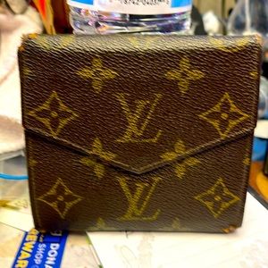 LV WALLET